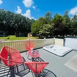 Tarn Lodge With Hot Tub
