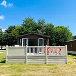 Tarn Lodge With Hot Tub