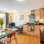 10 Summerhouse Mews