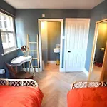 Sunny, Stylish Character Apartment Next To Park