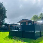 Pine Lodge With Hot Tub
