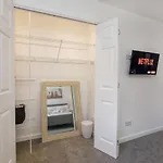 The Willows With Free Parking For 2 Cars