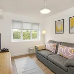 The Willows With Free Parking For 2 Cars