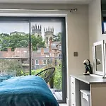 The Quadrant - The King Suite