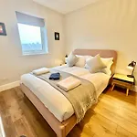 Barbican Loft - With Free Parking