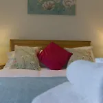 Almanna, Central York, Only 6 Minutes Walk To York Minster