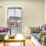 30 Woodsmill Quay