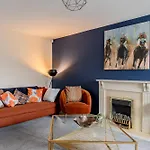 Quiet 3 Bed Hse, Sleeps 5 Free Prkg-3 Cars, York City 10Mins, Contractor Friendly