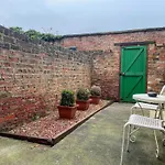 Waverley Lodge - Quaint Victorian Home With Free Parking