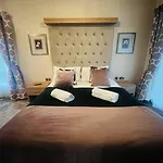Fountain View Lodge With Hot Tub