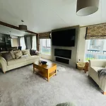Fountain View Lodge With Hot Tub