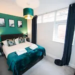 Very Central Ground Floor 2 Bedroom Apartment