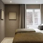 9 Kings, Hudson Quarters- Free Parking
