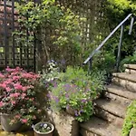 Picturesque Stone Cottage In The Heart Of North Yorkshire Village - Hideaway Cottage