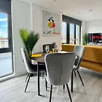 Carillon Apartment 60 York With Free Secure Parking