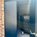 Fountain Apartment No 1 With Free Parking