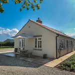 Low Grounds Cottage