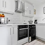 Pass The Keys 4 35 Fossgate - Cosy Central 2 Bed Home Sleeps 5