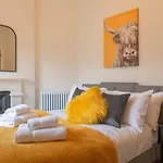 Escape 2 Unwind At The Parade, Accommodates 10