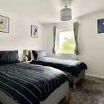 Cozy 2 Bed Townhouse Close To City Walls