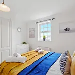 Large Duplex Penthouse In Central York - Parking