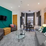 Apartment 1 The Keyes- Stylish & Spacious Apartment With Free Parking