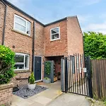 The Ebor House - With Hot Tub