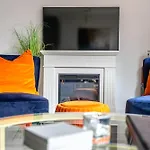 The Ebor House - With Hot Tub