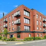 Elegant Central Apartment - Sleeps 5 - Gym