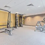 Elegant Central Apartment - Sleeps 5 - Gym