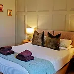 Fifth Quarter Apartment With Free Parking