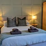 Fifth Quarter Apartment With Free Parking