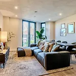 City Retreat For 4 With Free Parking And Gym Access