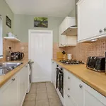 2 Bed House By Bishy Road & York River