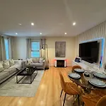 Vikings Apartment With Private Parking & Terrace