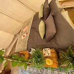 The Paddock Glamping - Clover 2