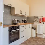 Apartment 32