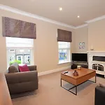 Lucy\'S Lodge- Most Stylish Apartment On Vibrant Bishy Road With Free Parking