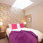 Lucy\'S Lodge- Most Stylish Apartment On Vibrant Bishy Road With Free Parking