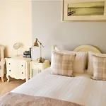 Alcuin Lodge Guest House