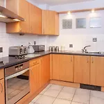 Riverbank View Three Bedroom Apartment With Free Parking