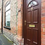 53 Wellington Street