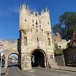 Apt 2, 71 Micklegate, York