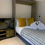 Riverside Studio Apartments Close To City Centre