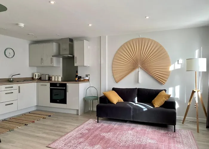 Modern Apartment In Central Quiet York With Free Parking - Contemporary New Building
