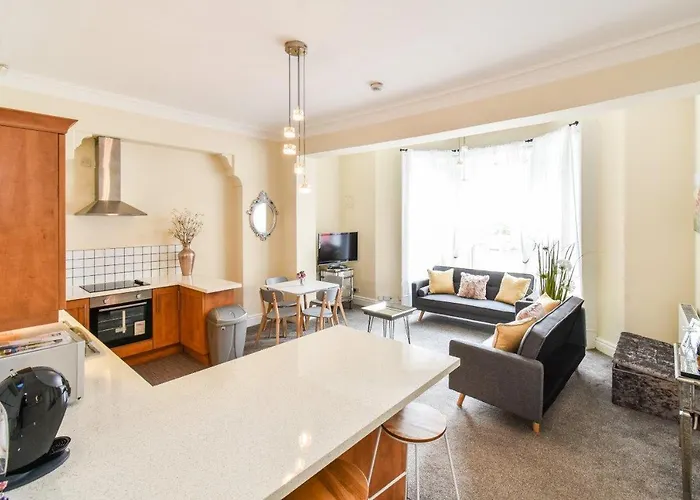 Holgate Manor Apartment