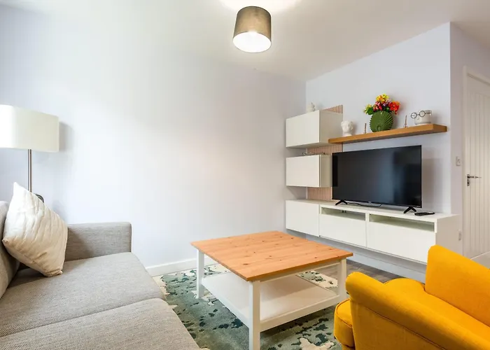 Modern 1 Bedroom York Apartment