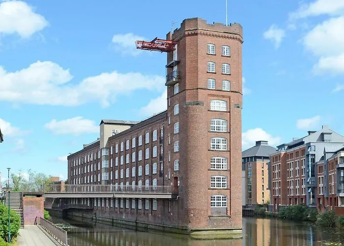 Riverside Studio Apartments Close To City Centre