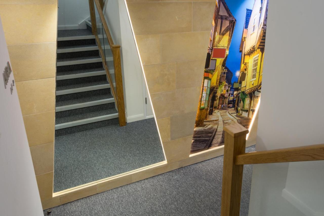 Aura Retreat With Free Parking Apartment York