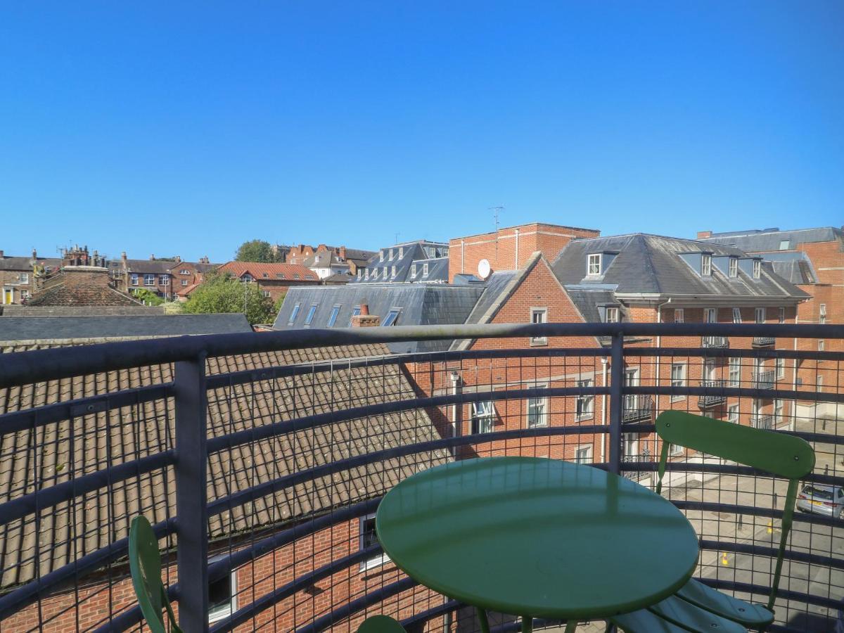 12 Woodsmill Quay *